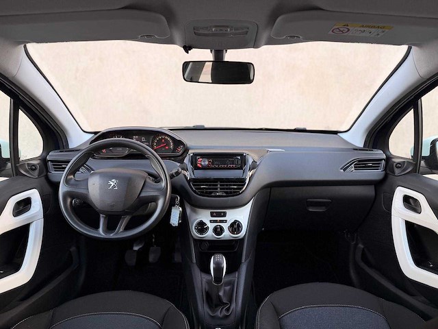 Peugeot - 2014 - 208 - 1.0 vti like - 73000 km - 4-xrr-92 - afbeelding 16 van  18