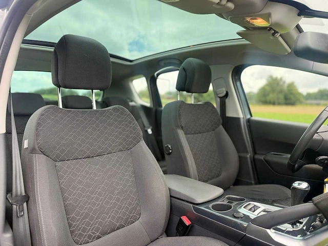 Peugeot - 2015 - 3008 - 1.6 active - gb-172-k - afbeelding 2 van  14