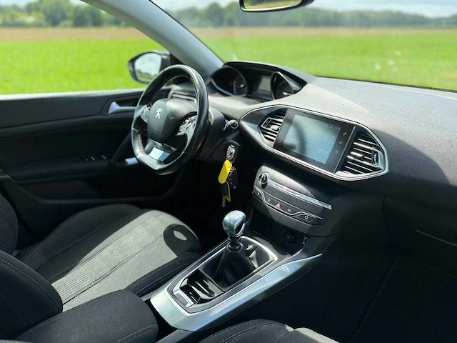 Peugeot - 2015 - 308 - 1.2 puretech allure - gf-898-b - afbeelding 2 van  14
