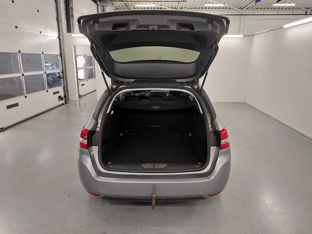Peugeot - 2017 - 308 sw - 1.2 puretech allure - personenauto - afbeelding 16 van  20