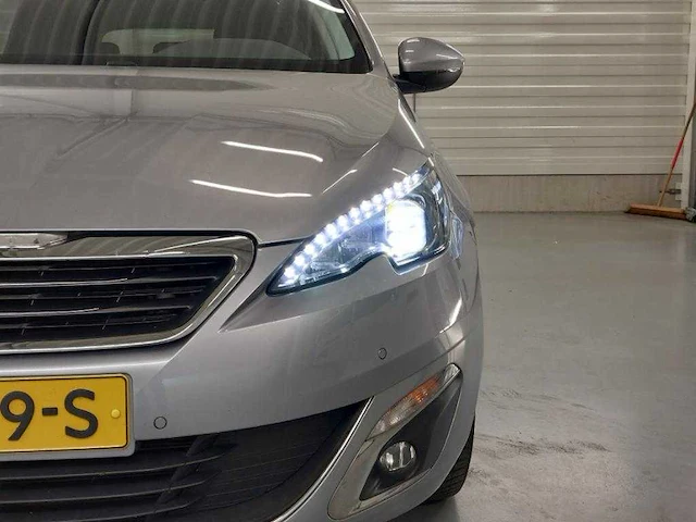 Peugeot - 2017 - 308 sw - 1.2 puretech allure - personenauto - afbeelding 17 van  20