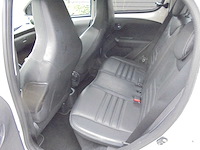 Peugeot - 2018 - 108 cabrio - 1.0 e-vti gt-line - personenauto - afbeelding 18 van  22