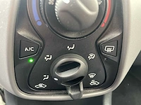 Peugeot - 2021 - 108 - 1.0 e-vti active - l-266-dx - afbeelding 3 van  15