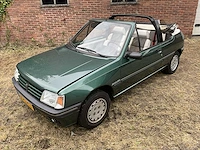 Peugeot - 205 - oldtimer (1992) - afbeelding 2 van  36