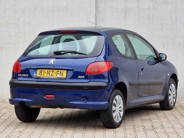 Peugeot - 206 - 1.1 xr - 81-nz-fn - 2004 - afbeelding 14 van  18