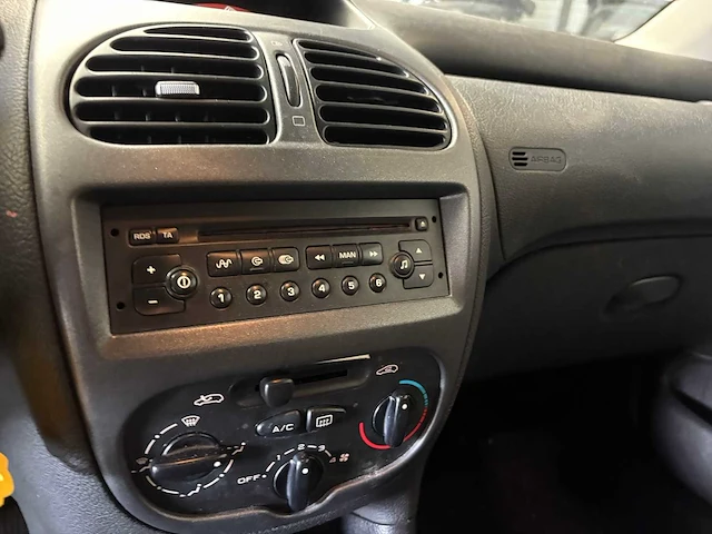 Peugeot - 206 - 1.4-16v xs pack - personenauto - afbeelding 13 van  21