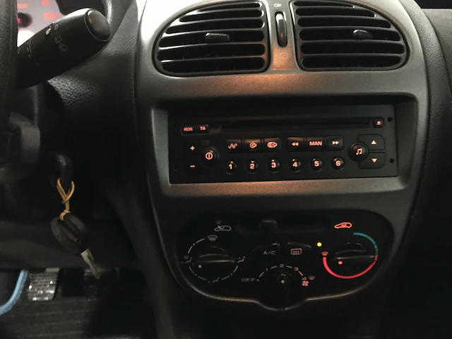 Peugeot - 206 - 1.4 air-line 2 - 33-rt-dn - afbeelding 11 van  20