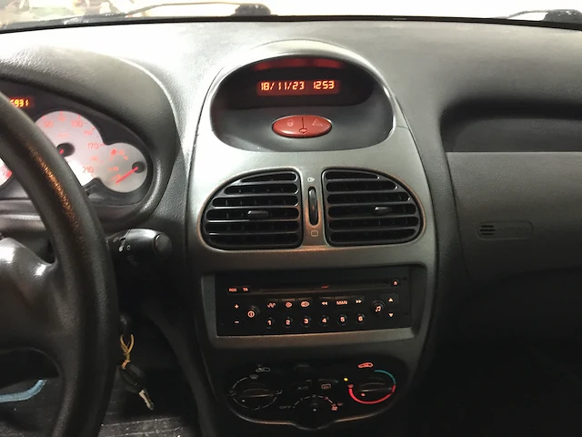Peugeot - 206 - 1.4 air-line 2 - 33-rt-dn - afbeelding 12 van  20