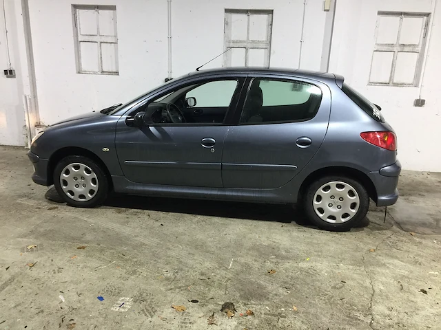 Peugeot - 206 - 1.4 air-line 2 - 33-rt-dn - afbeelding 2 van  20