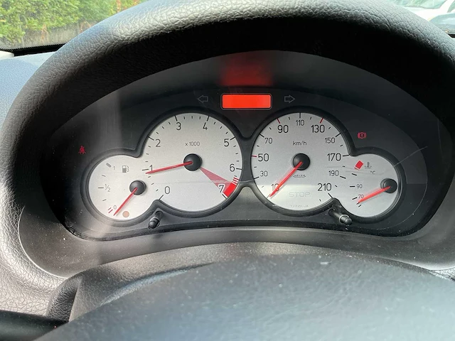 Peugeot - 206 - 1.4 air-line 2 - personenauto - afbeelding 10 van  13