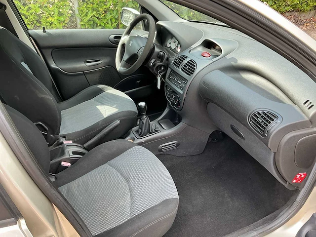 Peugeot - 206 - 1.4 air-line 2 - personenauto - afbeelding 13 van  13