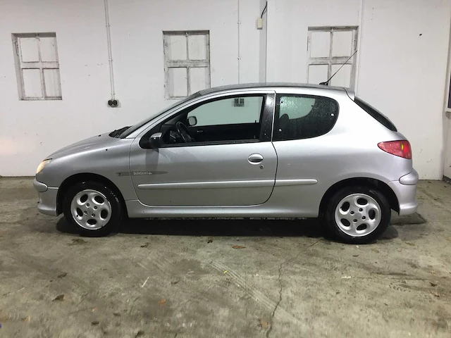 Peugeot - 206 - 1.4 quiksilver - 88-nj-fp - afbeelding 12 van  19