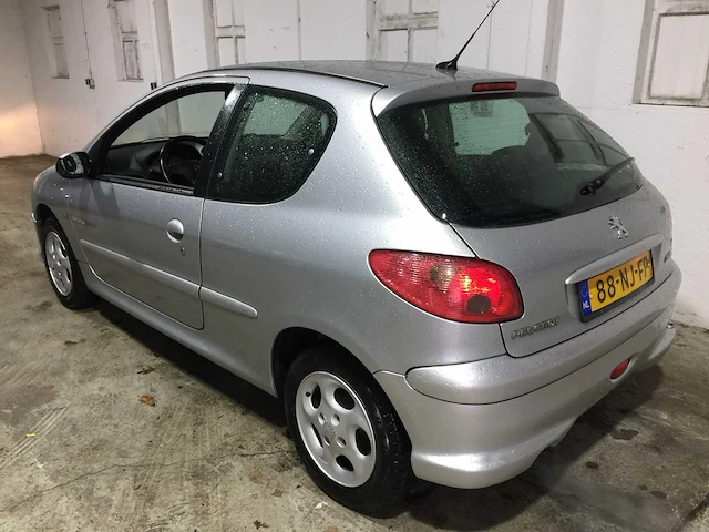 Peugeot - 206 - 1.4 quiksilver - 88-nj-fp - afbeelding 13 van  19