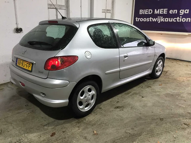 Peugeot - 206 - 1.4 quiksilver - 88-nj-fp - afbeelding 15 van  19