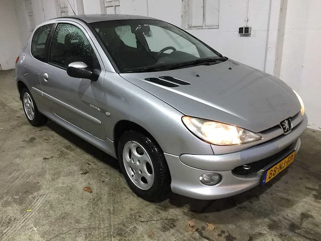 Peugeot - 206 - 1.4 quiksilver - 88-nj-fp - afbeelding 17 van  19