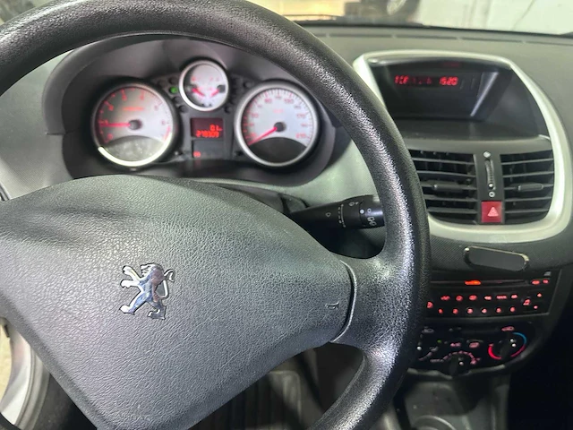 Peugeot - 206 + - 1.4 xs - 22-kfj-4 - afbeelding 2 van  19