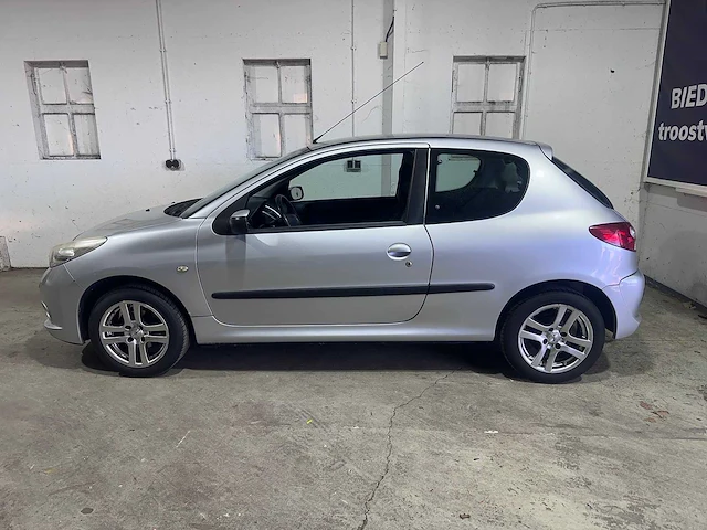 Peugeot - 206 + - 1.4 xs - 22-kfj-4 - afbeelding 12 van  19