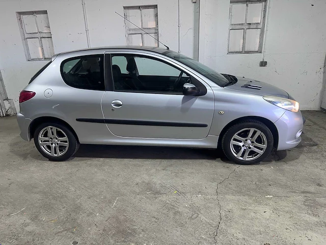 Peugeot - 206 + - 1.4 xs - 22-kfj-4 - afbeelding 16 van  19