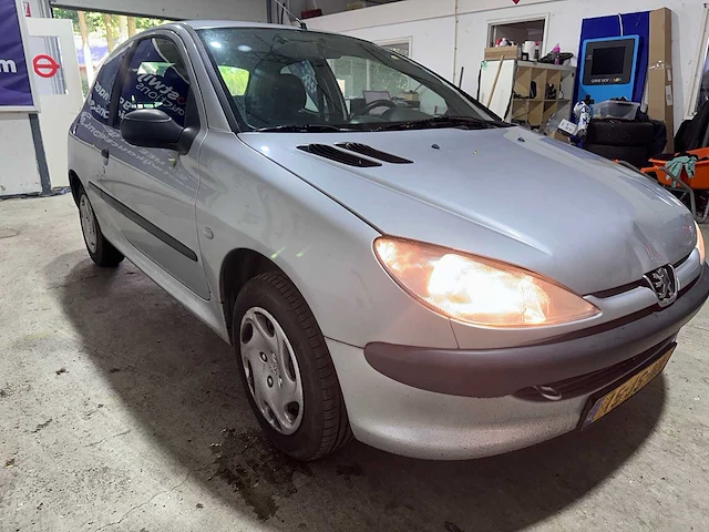 Peugeot - 206 - 1.4 xt automaat- 15-js-nk - afbeelding 15 van  18