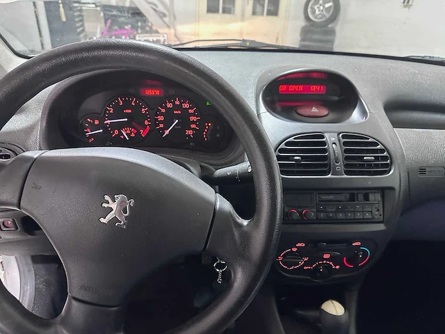 Peugeot - 206 - 1.4 xt automaat- 15-js-nk - afbeelding 18 van  18