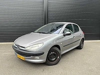 Peugeot - 206 - 1.6-16v gentry - 24-hp-vv - 2001 - afbeelding 1 van  20