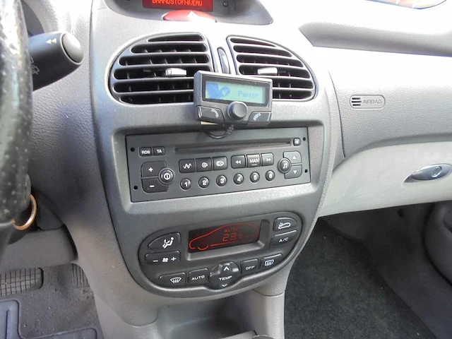 Peugeot - 206 - 1.6-16v gentry - 99-nh-fh - afbeelding 10 van  10