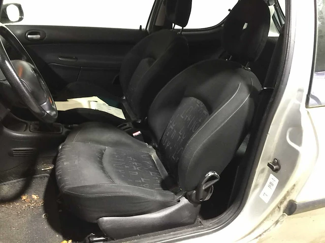Peugeot - 206 - 1.6-16v xs - 71-jg-vp - afbeelding 7 van  21