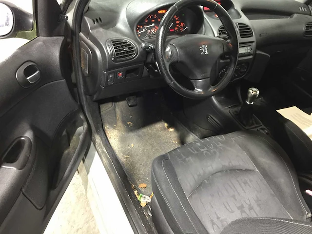 Peugeot - 206 - 1.6-16v xs - 71-jg-vp - afbeelding 21 van  21