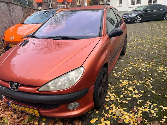 Peugeot - 206 - 2.0-16v gti - personenauto - afbeelding 1 van  12