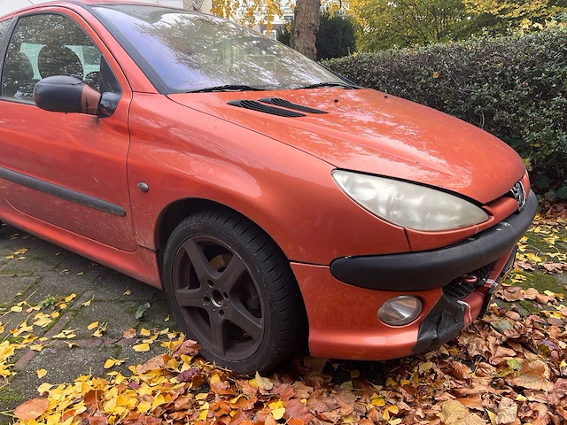 Peugeot - 206 - 2.0-16v gti - personenauto - afbeelding 6 van  12