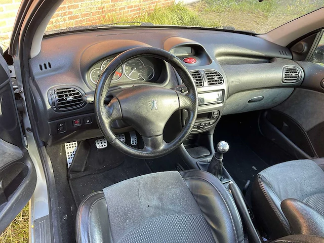 Peugeot - 206 - 2.0-16v gti - personenauto - afbeelding 6 van  18