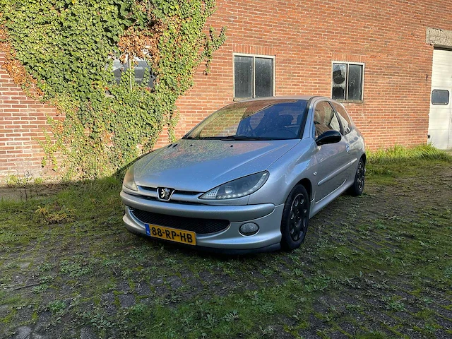 Peugeot - 206 - 2.0-16v gti - personenauto - afbeelding 1 van  18