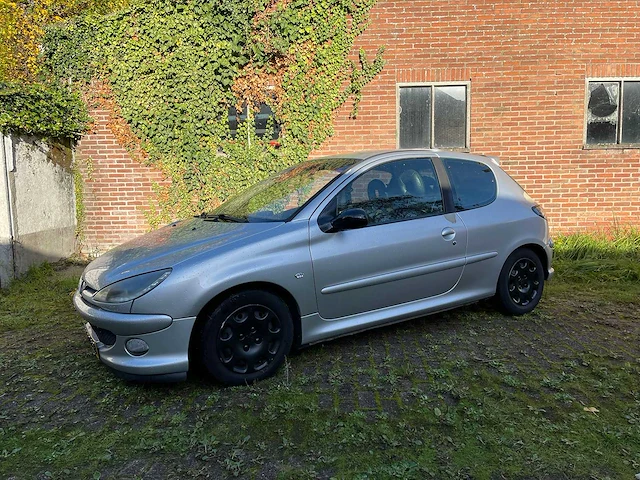 Peugeot - 206 - 2.0-16v gti - personenauto - afbeelding 11 van  18