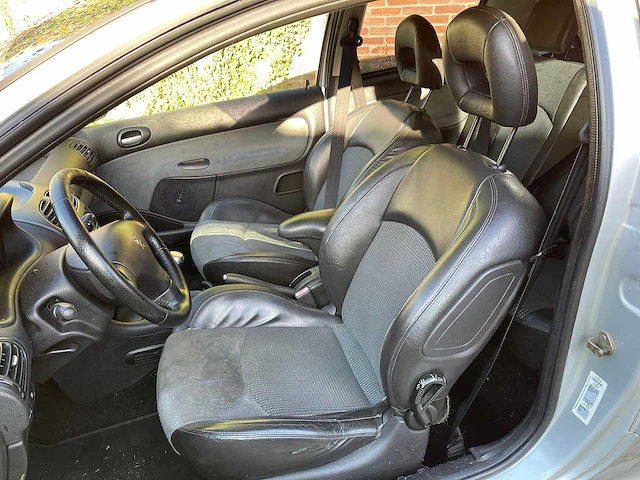 Peugeot - 206 - 2.0-16v gti - personenauto - afbeelding 15 van  18