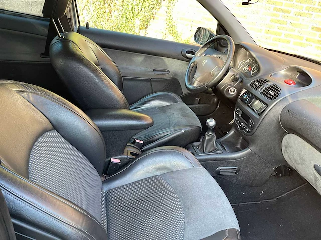 Peugeot - 206 - 2.0-16v gti - personenauto - afbeelding 18 van  18