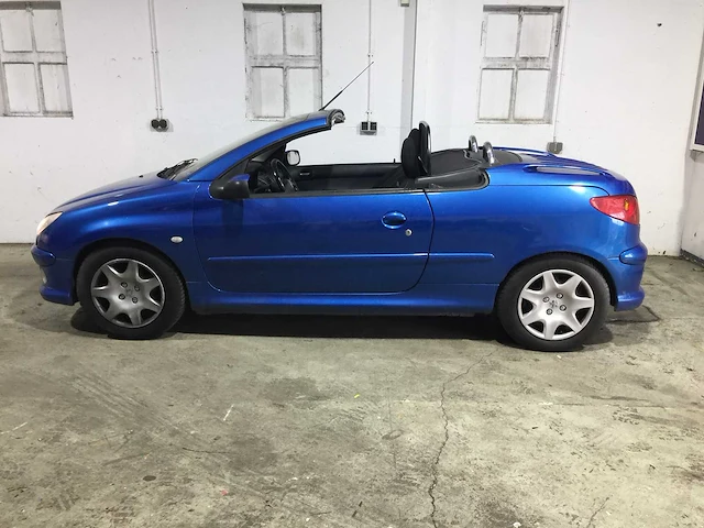 Peugeot - 206 cc - 1.6-16v - 1-xfn-11 - afbeelding 2 van  24