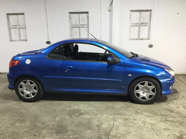 Peugeot - 206 cc - 1.6-16v - 1-xfn-11 - afbeelding 21 van  24