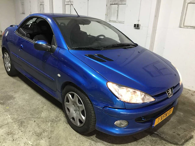 Peugeot - 206 cc - 1.6-16v - 1-xfn-11 - afbeelding 22 van  24