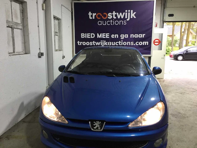 Peugeot - 206 cc - 1.6-16v - 1-xfn-11 - afbeelding 23 van  24