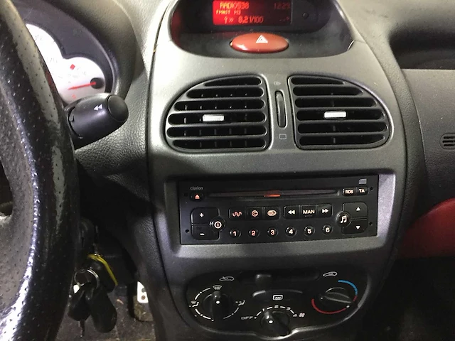 Peugeot - 206 cc - 2.0-16v - 13-jb-nl - afbeelding 9 van  23
