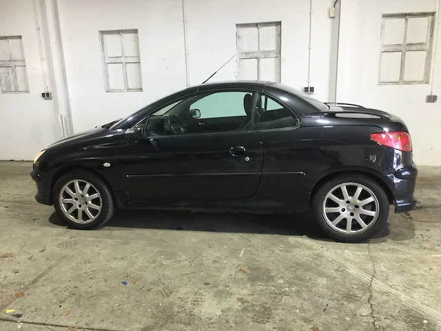 Peugeot - 206 cc - 2.0-16v griffe - 95-sp-lr - afbeelding 10 van  17