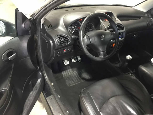Peugeot - 206 cc - 2.0-16v griffe - 95-sp-lr - afbeelding 9 van  17