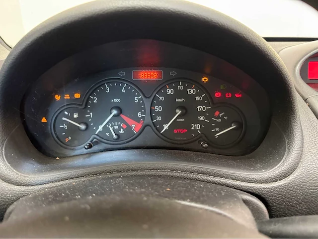 Peugeot - 206 cc - personenauto - 2002 - afbeelding 2 van  26