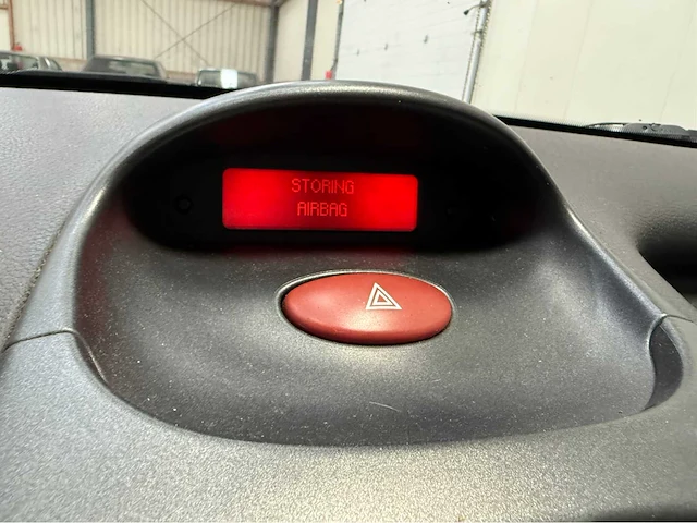 Peugeot - 206 cc - personenauto - 2002 - afbeelding 3 van  26