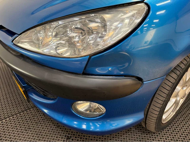 Peugeot - 206 cc - personenauto - 2002 - afbeelding 7 van  26