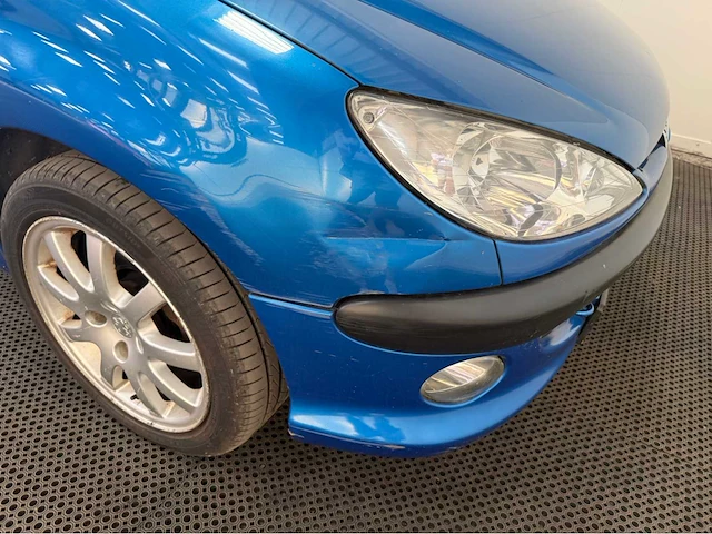 Peugeot - 206 cc - personenauto - 2002 - afbeelding 10 van  26