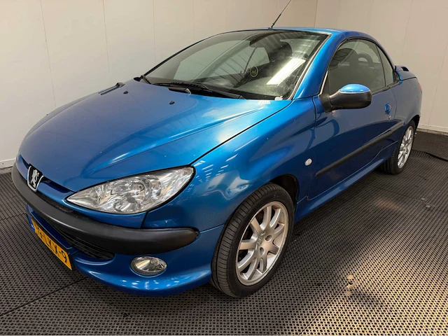 Peugeot - 206 cc - personenauto - 2002 - afbeelding 1 van  26