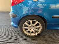 Peugeot - 206 cc - personenauto - 2002 - afbeelding 16 van  26