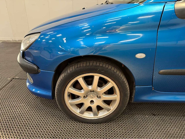 Peugeot - 206 cc - personenauto - 2002 - afbeelding 17 van  26