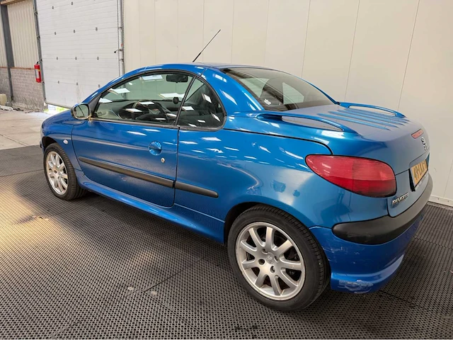 Peugeot - 206 cc - personenauto - 2002 - afbeelding 21 van  26
